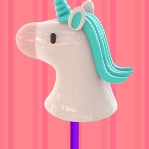 Meet your Posher, Adrienne